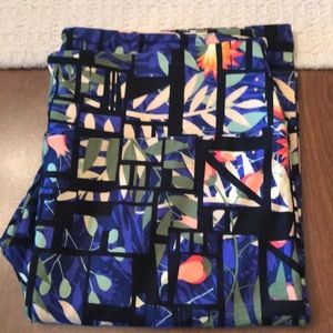 Tall and curvy Lularoe leggings